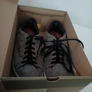 Keen Men's Textured Black and Gray Sneakers